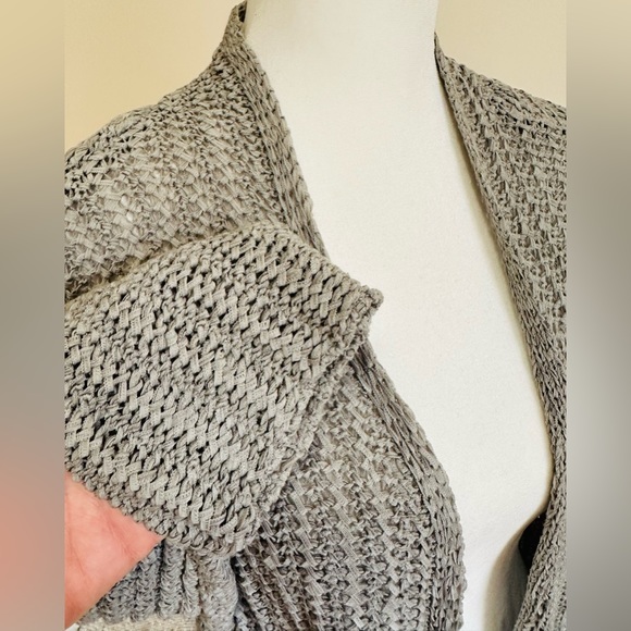 Apropos gray knit sweater with open front. Size large. Acrylic and nylon. - Picture 3 of 7